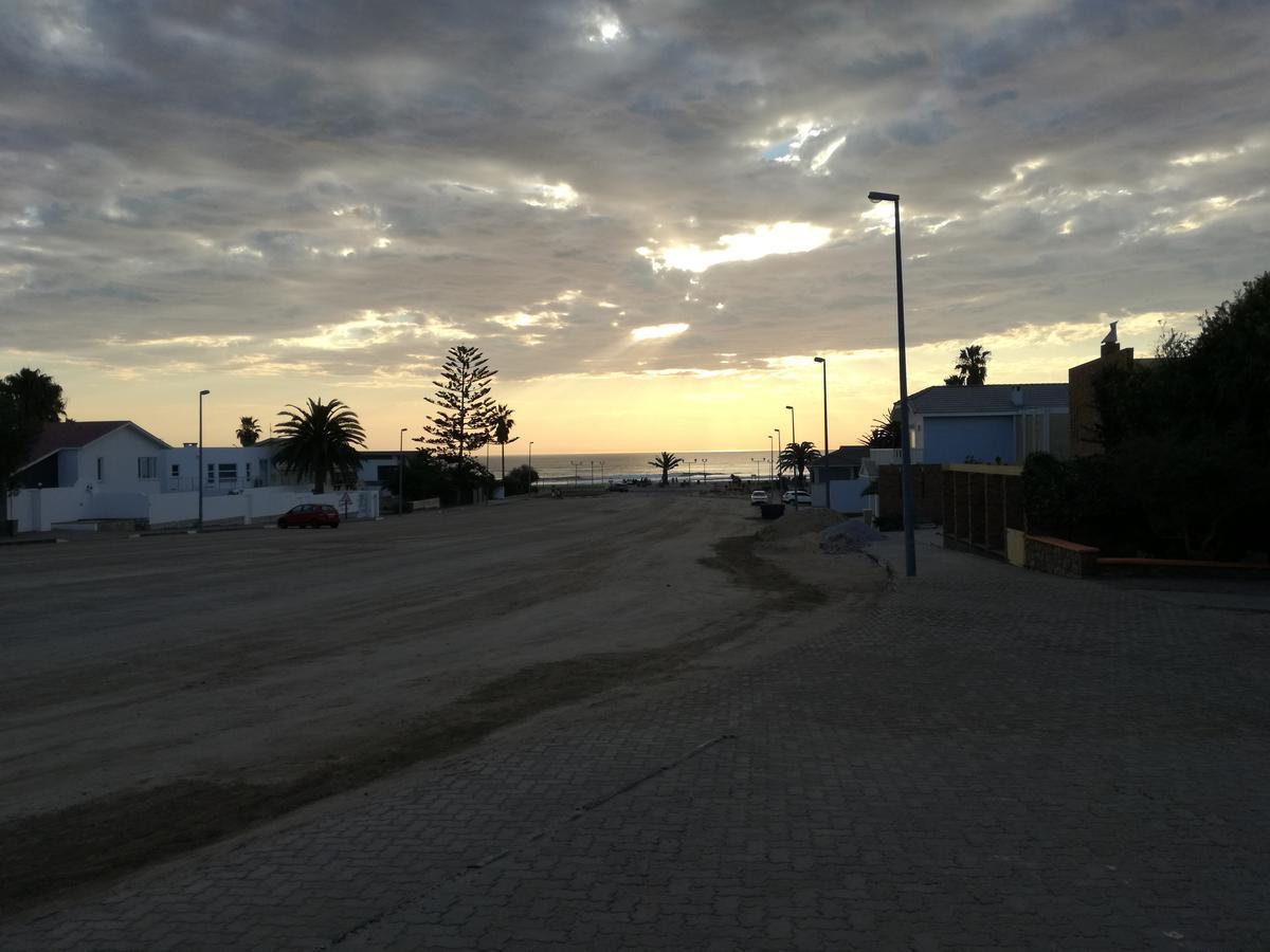 Guesthouse Indongo Swakopmund Exterior photo